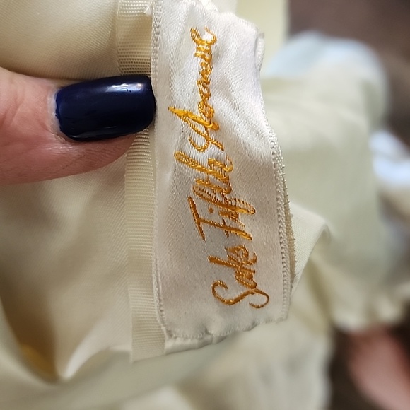 Saks Fifth Avenue 1940s Era Wedding Dress. Liquid Satin - Picture 9 of 17